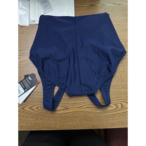 NWT Speedo Women Blue Ultraback One-Piece Bathing Swimsuit Swimwear Size 6 - Picture 3 of 3